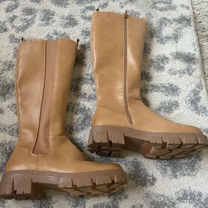 Chunky tan knee boot